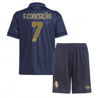 Camisa de Futebol Juventus Francisco Conceicao #7 Equipamento Alternativo Infantil 2024-25 Manga Curta (+ Calças curtas)